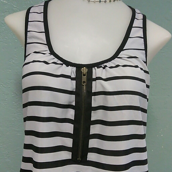 FOREVER 21 TOP. - Picture 3 of 6